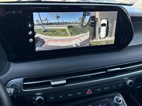 Used 2024 Hyundai Palisade Limited FWD image 21