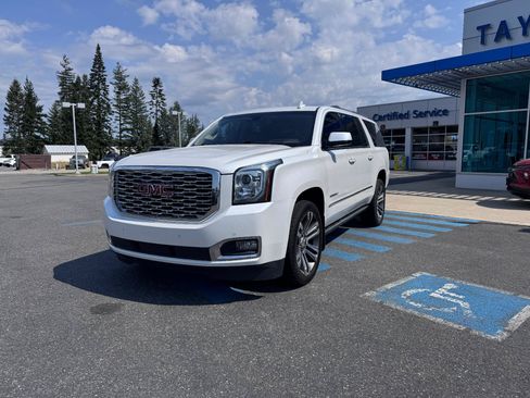Used 2019 GMC Yukon XL Denali w/ Denali Ultimate Package AWD/4WD image 3