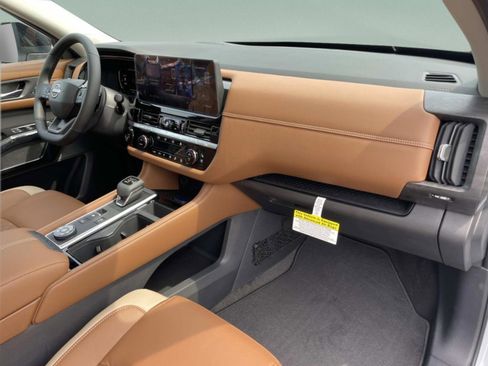New 2026 Nissan Pathfinder Platinum AWD/4WD image 21