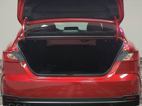 Used 2025 Toyota Camry SE w/ Convenience Package image 21