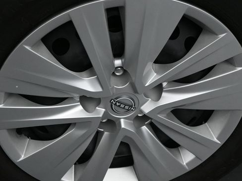 Used 2025 Nissan Sentra S FWD image 18