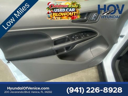 Used 2023 Ford Transit Connect XL FWD image 17