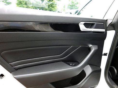 Used 2023 Volkswagen Arteon SE image 10