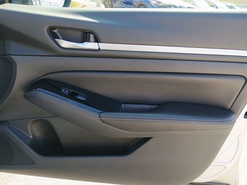 Used 2023 Nissan Altima 2.5 SV image 21