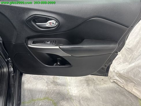 Used 2019 Jeep Cherokee Latitude Plus w/ Cold Weather Group image 26