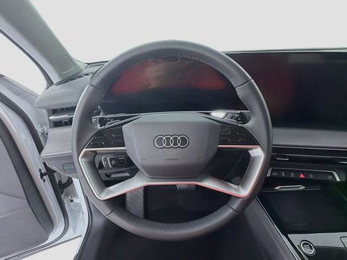 Used 2026 Audi Q3 quattro 2.0T w/ Driver Assistance Package AWD/4WD image 11
