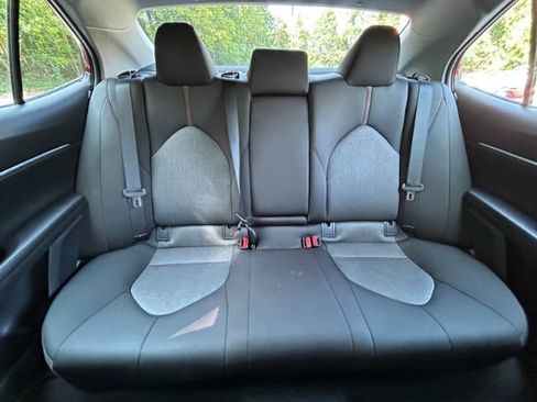 Used 2019 Toyota Camry LE image 20