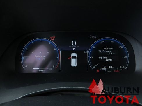 Used 2023 Toyota Highlander Platinum image 18