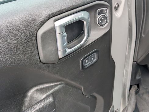 Used 2023 Jeep Gladiator Sport image 16