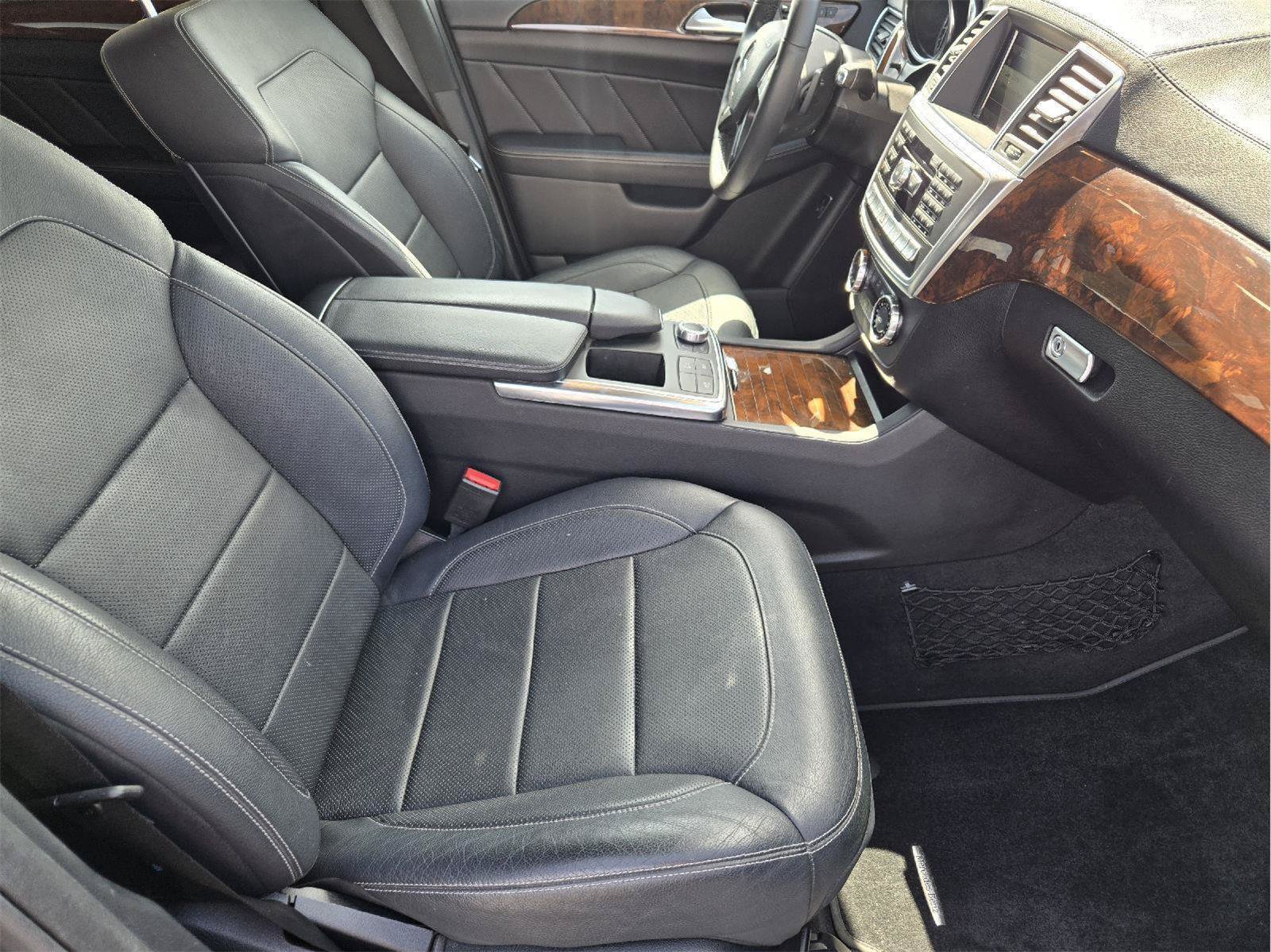 Used 2015 Mercedes-Benz GL 450 4MATIC image 21