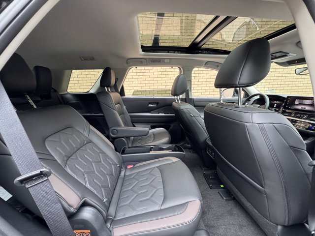 New 2026 Nissan Pathfinder Platinum AWD/4WD image 18