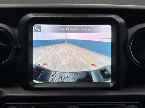 Used 2022 Jeep Gladiator Overland image 9