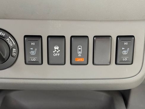 Used 2016 Nissan Frontier SV w/ SV Value Truck Package AWD/4WD image 14