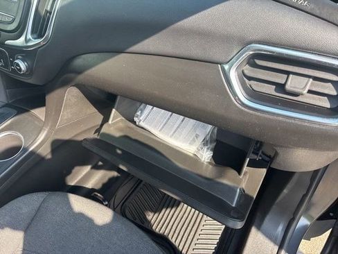 Used 2022 Chevrolet Equinox LT image 41