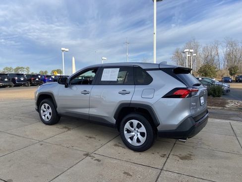 Used 2025 Toyota RAV4 LE image 7