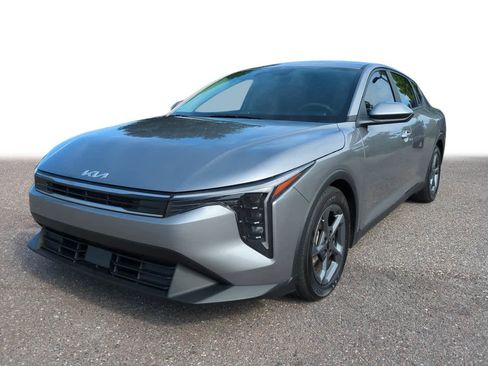 Used 2025 Kia K4 FWD image 1