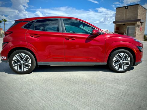 Used 2022 Hyundai Kona SEL w/ Convenience Package FWD image 12