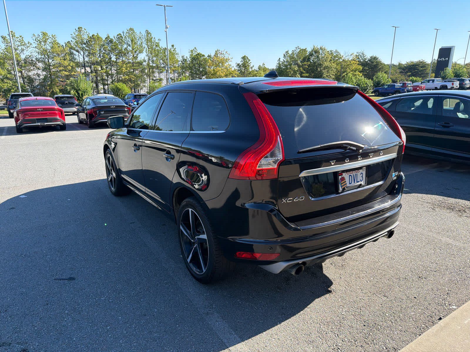 Used 2015 Volvo XC60 T6 R-Design Platinum w/ Climate Package AWD/4WD image 8