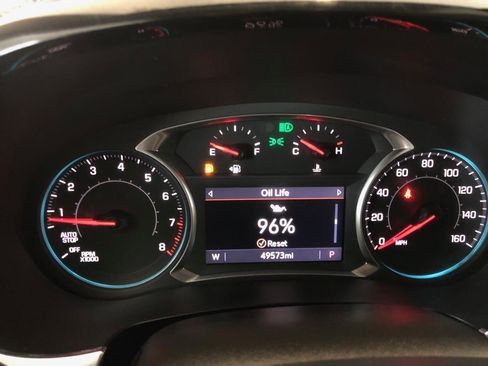 Used 2021 Chevrolet Traverse RS AWD/4WD image 16