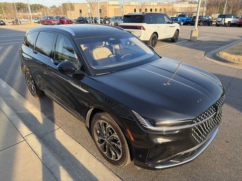 Used 2024 Lincoln Nautilus Reserve w/ Equipment Group 202A image 8