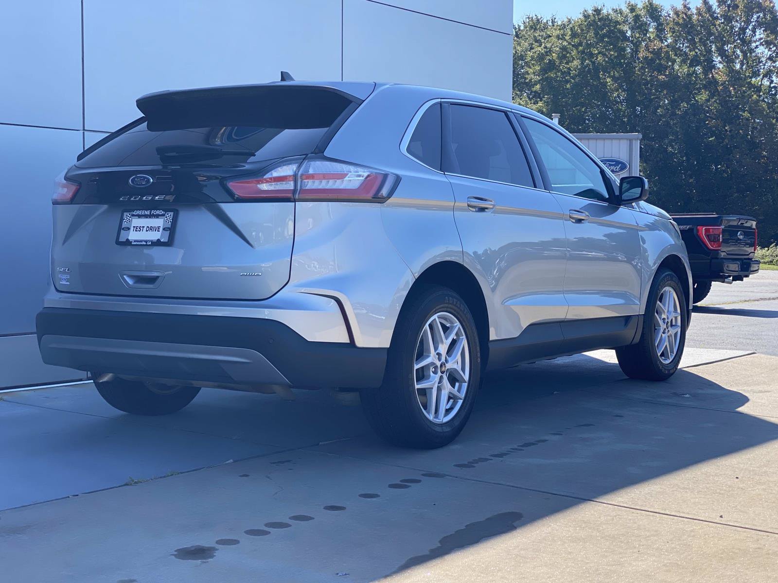 Used 2024 Ford Edge SEL AWD/4WD image 4
