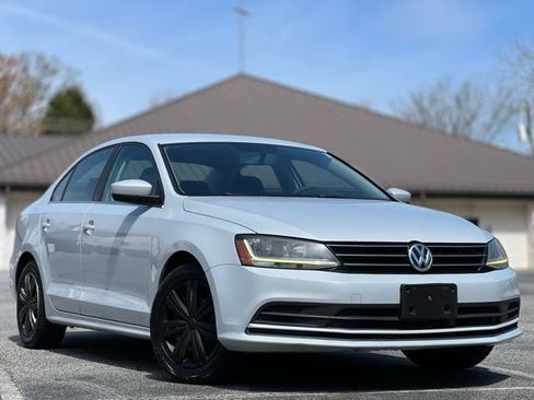 Used 2017 Volkswagen Jetta S image 3