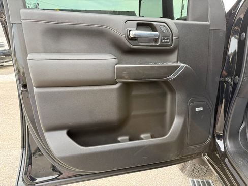 Used 2023 GMC Sierra 3500 AT4 w/ AT4 Preferred Package AWD/4WD image 12