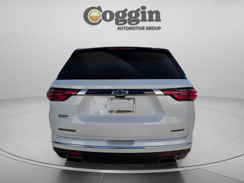 Used 2023 Chevrolet Traverse Premier image 3