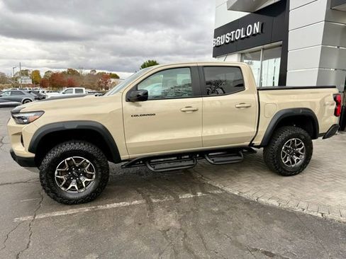 Used 2024 Chevrolet Colorado ZR2 w/ ZR2 Convenience Package III image 8