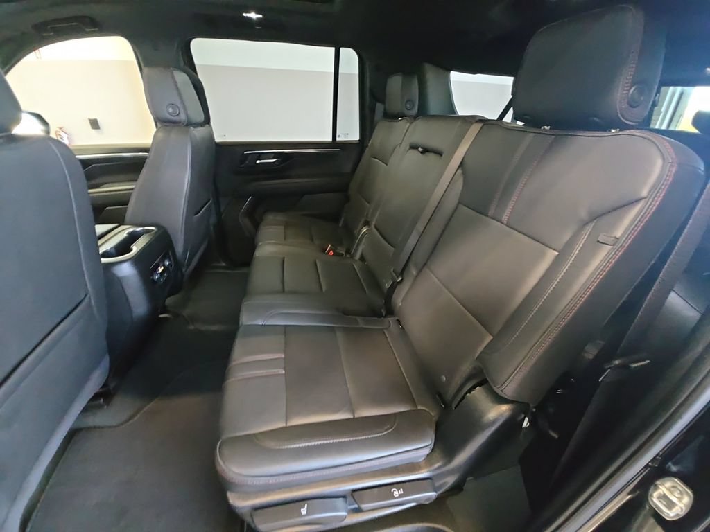 Certified 2025 Chevrolet Suburban RST w/ Sun And Tow Package AWD/4WD image 28