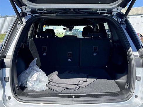 New 2025 Jeep Grand Cherokee Laredo w/ Luxury Tech Group I image 16