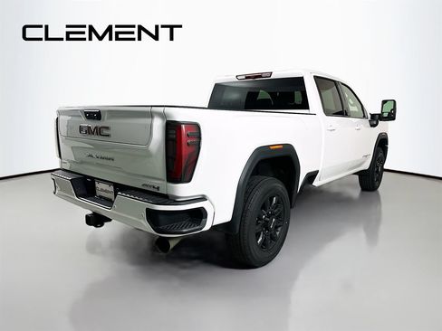 Used 2025 GMC Sierra 2500 AT4 AWD/4WD image 7
