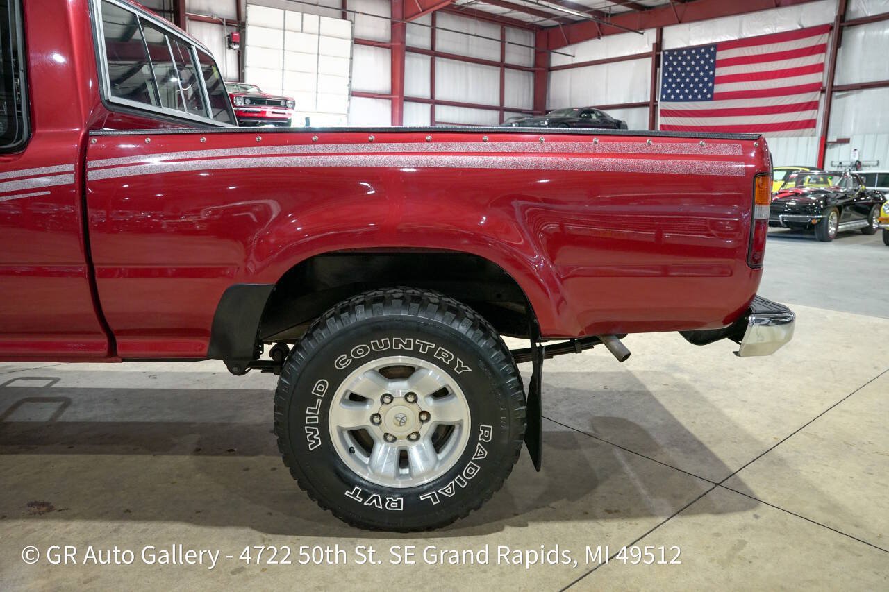 Used 1993 Toyota Pickup Deluxe AWD/4WD image 5