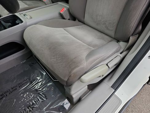 Used 2012 Honda CR-V LX image 31