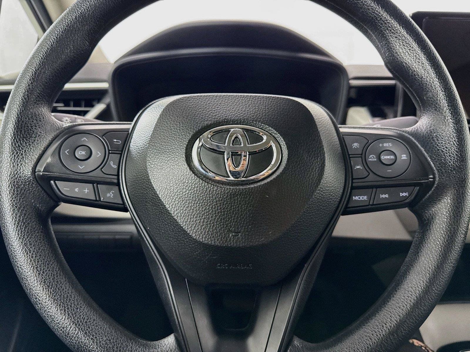Used 2026 Toyota Corolla LE FWD image 18