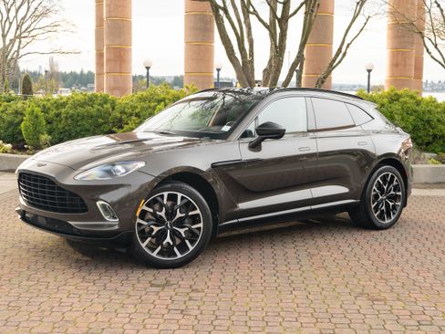 Used 2021 Aston Martin DBX image 45