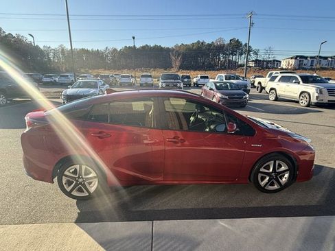 Used 2016 Toyota Prius Three Touring image 7