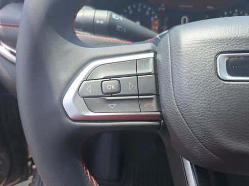 Used 2023 Jeep Compass Trailhawk AWD/4WD image 16