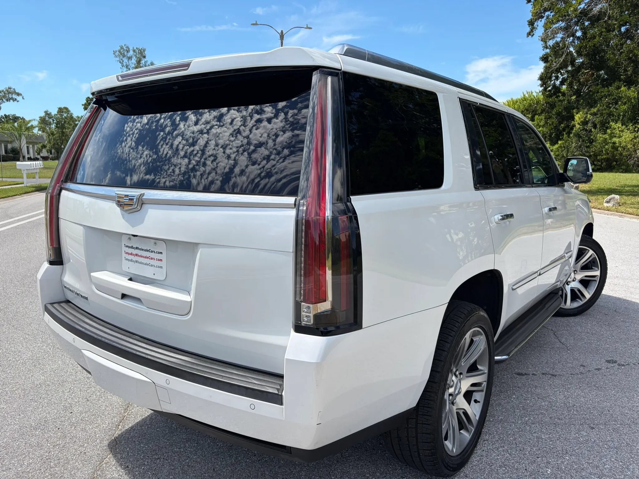 Used 2016 Cadillac Escalade Luxury RWD image 61