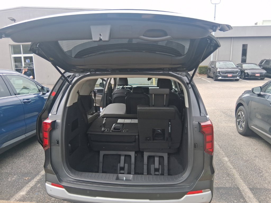 Certified 2026 Kia Carnival FWD image 22