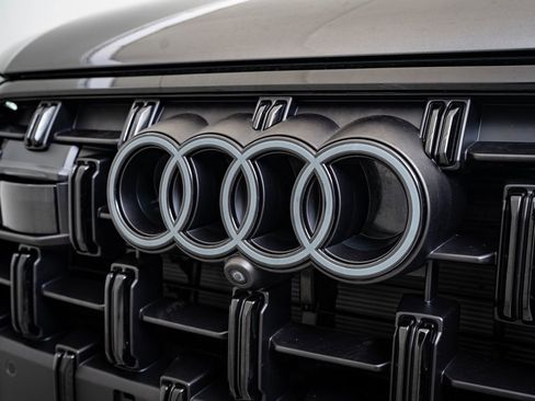 Certified 2025 Audi Q7 2.0T Premium Plus w/ Premium Plus Package image 3