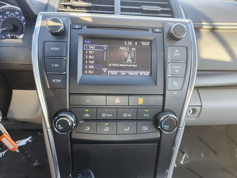 Used 2017 Toyota Camry LE image 27