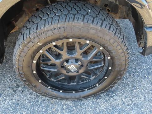 Used 2017 Ford F150 Lariat w/ Equipment Group 502A Luxury AWD/4WD image 14