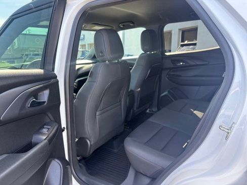 Used 2023 Chevrolet TrailBlazer RS FWD image 35