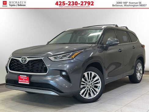 Certified 2025 Toyota Highlander Platinum image 1