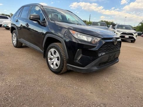 Used 2021 Toyota RAV4 LE AWD/4WD image 8