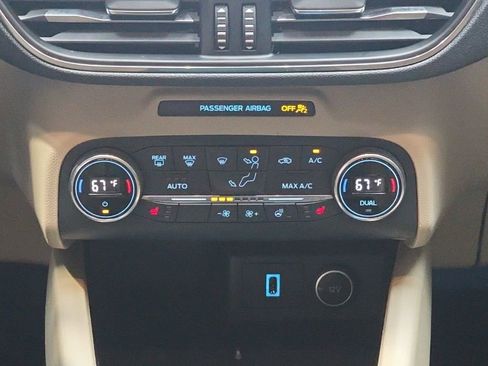 Used 2020 Ford Escape Titanium w/ Titanium Premium Package 2.0 image 24