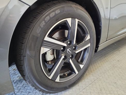 Used 2024 Nissan Sentra SV FWD image 31