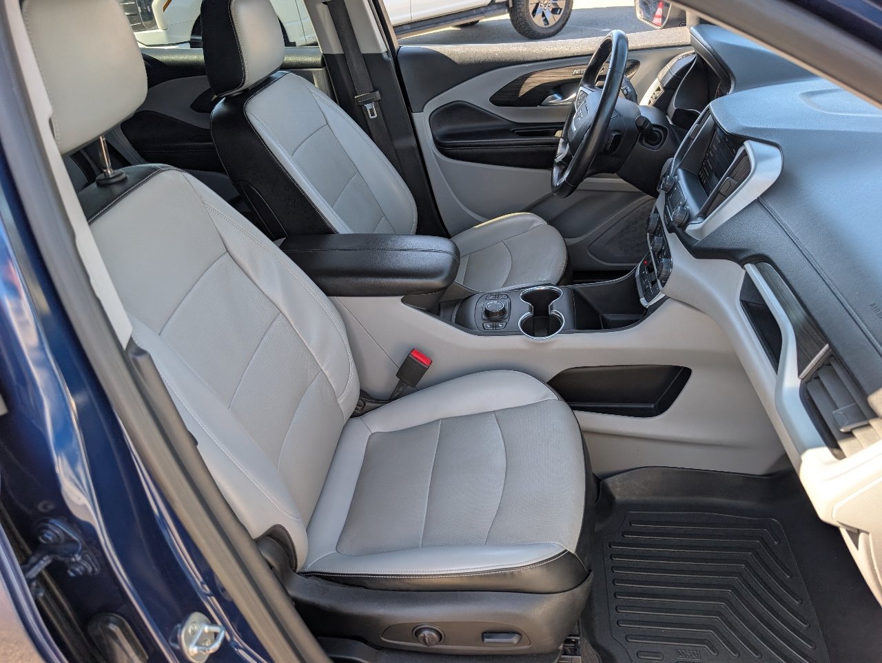 Used 2022 GMC Terrain SLT FWD image 8