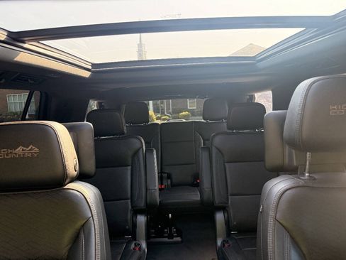 Used 2021 Chevrolet Tahoe High Country w/ Premium Package AWD/4WD image 34